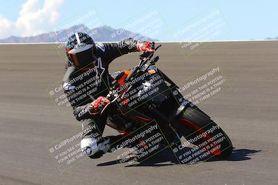 media/Oct-03-2022-Moto Forza (Mon) [[5f077a3730]]/Intermediate Group/Session 2 (Bowl)/